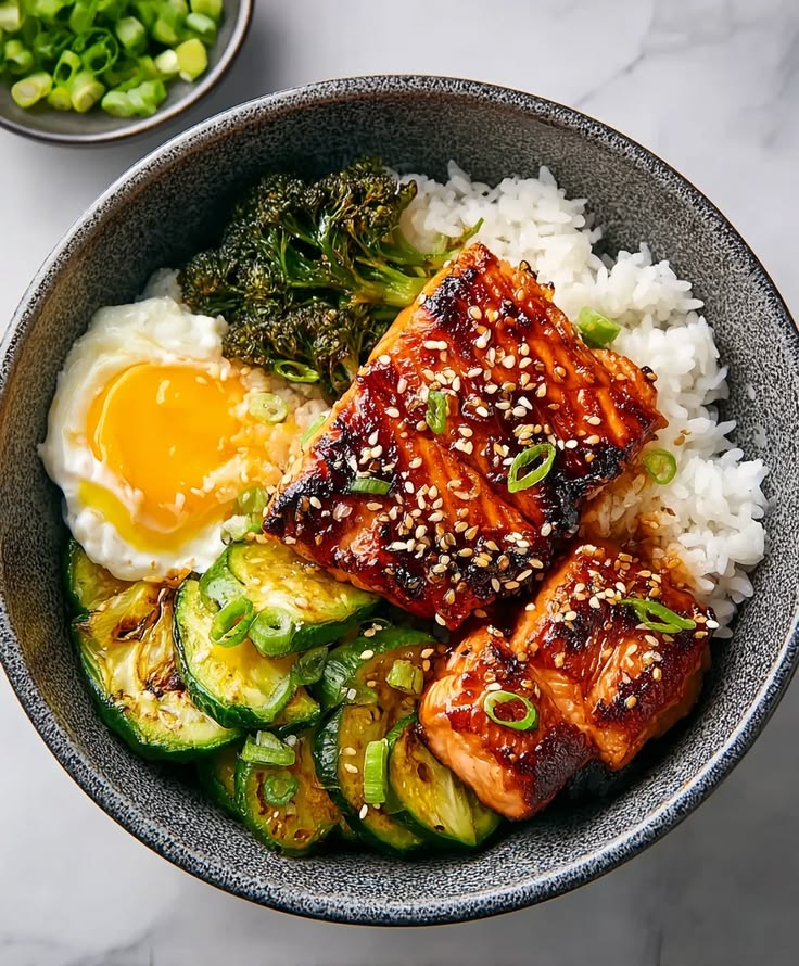 Salmon Bowl (Regular)