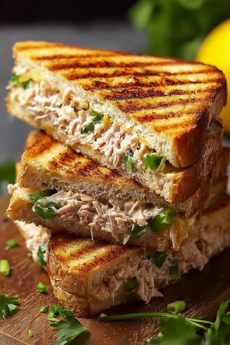 Tuna Sub (Medium)