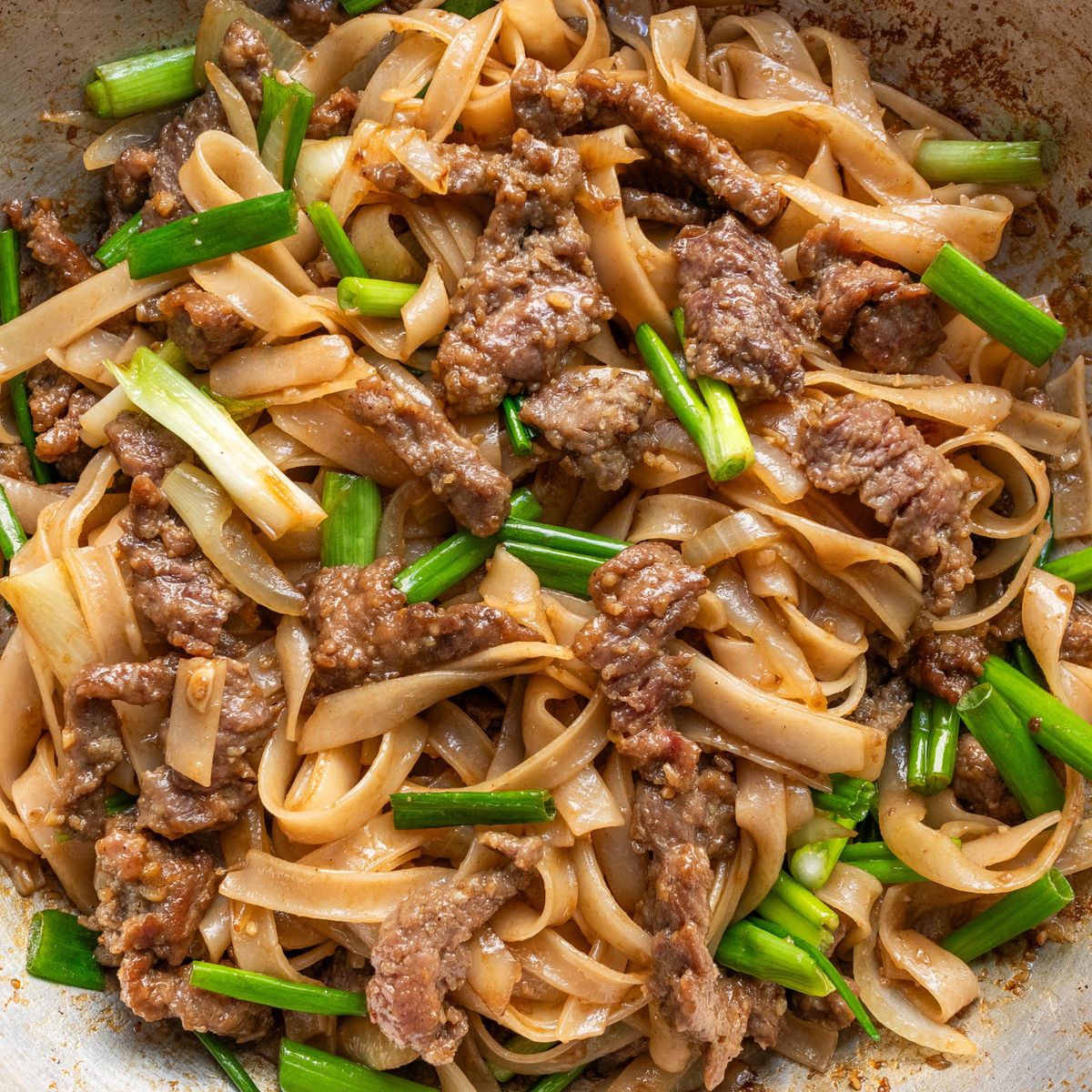 Stir-Fried Flat Noodles (Phở Xào)