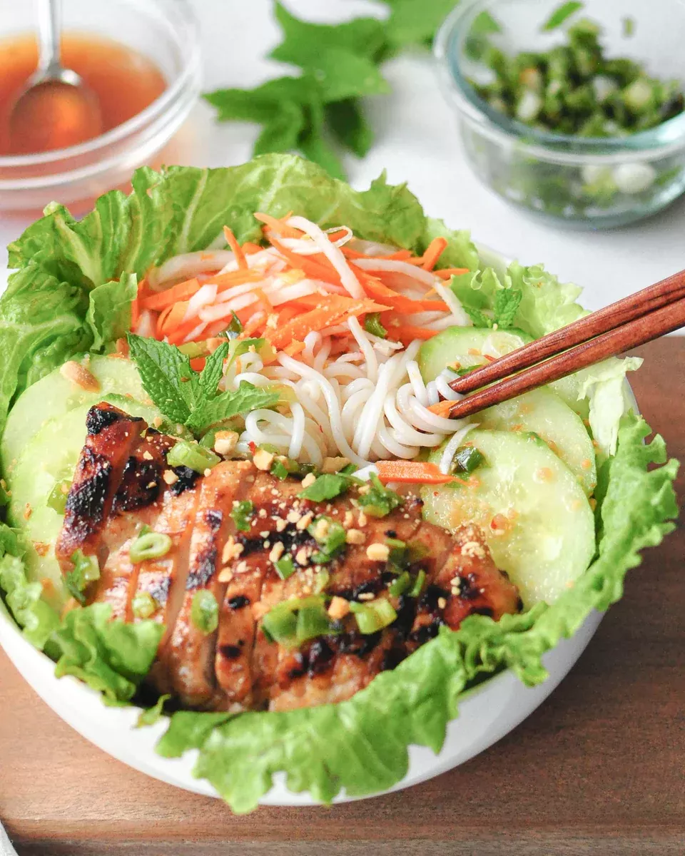 Grilled Chicken Vermicelli (Bún Gà Nướng)